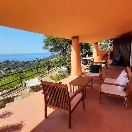 Del Nuraghe With Fantastic Sea View Feriehus Torre delle Stelle