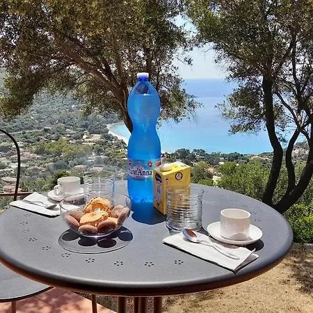 Feriehus Del Nuraghe With Fantastic Sea View Torre delle Stelle