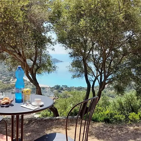 Del Nuraghe With Fantastic Sea View Feriehus Torre delle Stelle