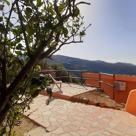 Dom wakacyjny Del Nuraghe With Fantastic Sea View Torre delle Stelle