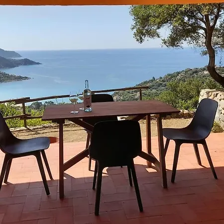 Del Nuraghe With Fantastic Sea View 別荘