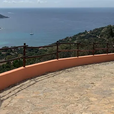 Del Nuraghe With Fantastic Sea View 別荘 *
