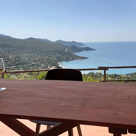 Del Nuraghe With Fantastic Sea View * トッレ・デッレ・ステッレ
